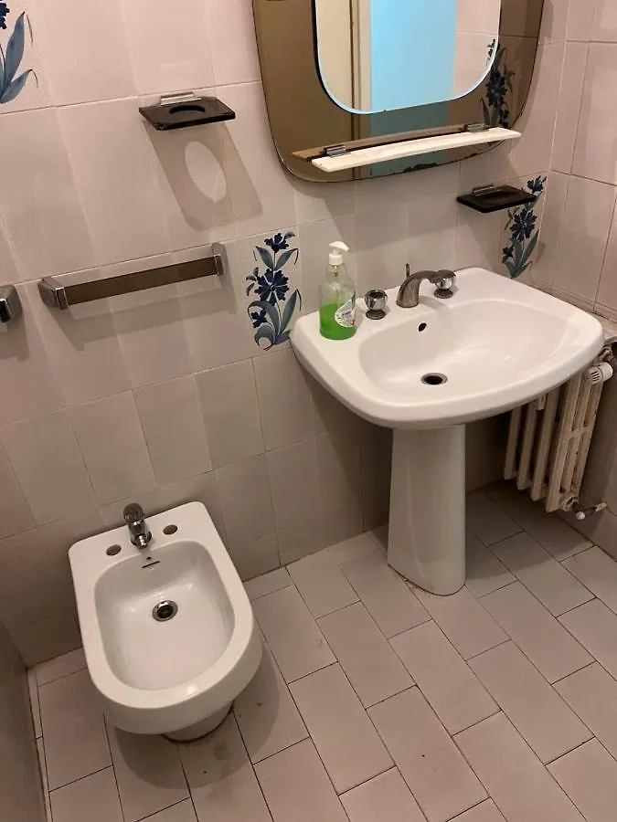 Metro Lucio Sestio Apartment Rom